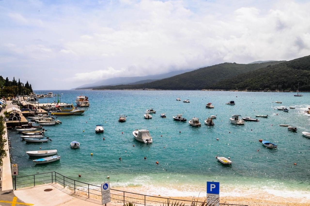Apartman Gulliver In The Center, 10 Meters From The Sea With Private Parking In Natural Shade Rabac Zewnętrze zdjęcie
