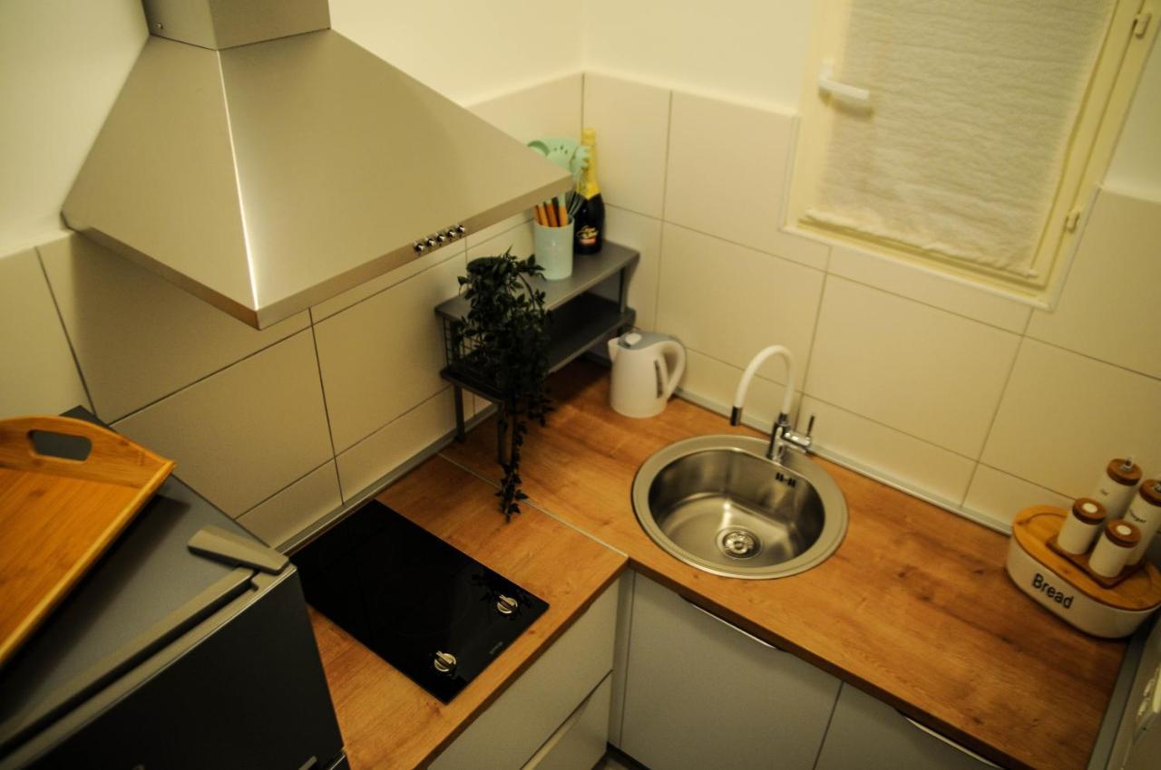 Apartman Gulliver In The Center, 10 Meters From The Sea With Private Parking In Natural Shade Rabac Zewnętrze zdjęcie