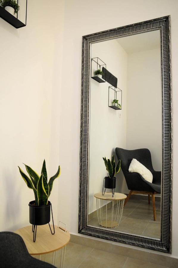 Apartman Gulliver In The Center, 10 Meters From The Sea With Private Parking In Natural Shade Rabac Zewnętrze zdjęcie