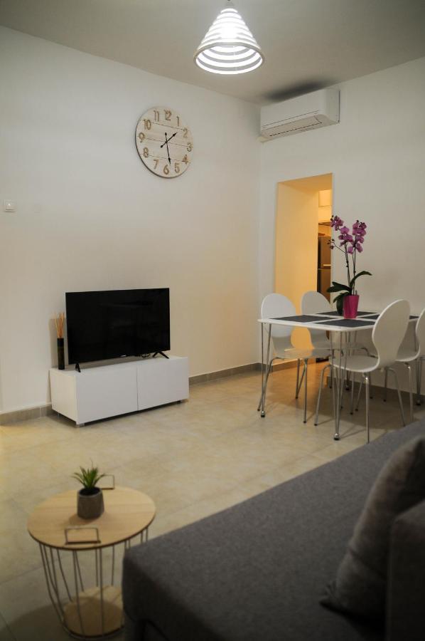 Apartman Gulliver In The Center, 10 Meters From The Sea With Private Parking In Natural Shade Rabac Zewnętrze zdjęcie