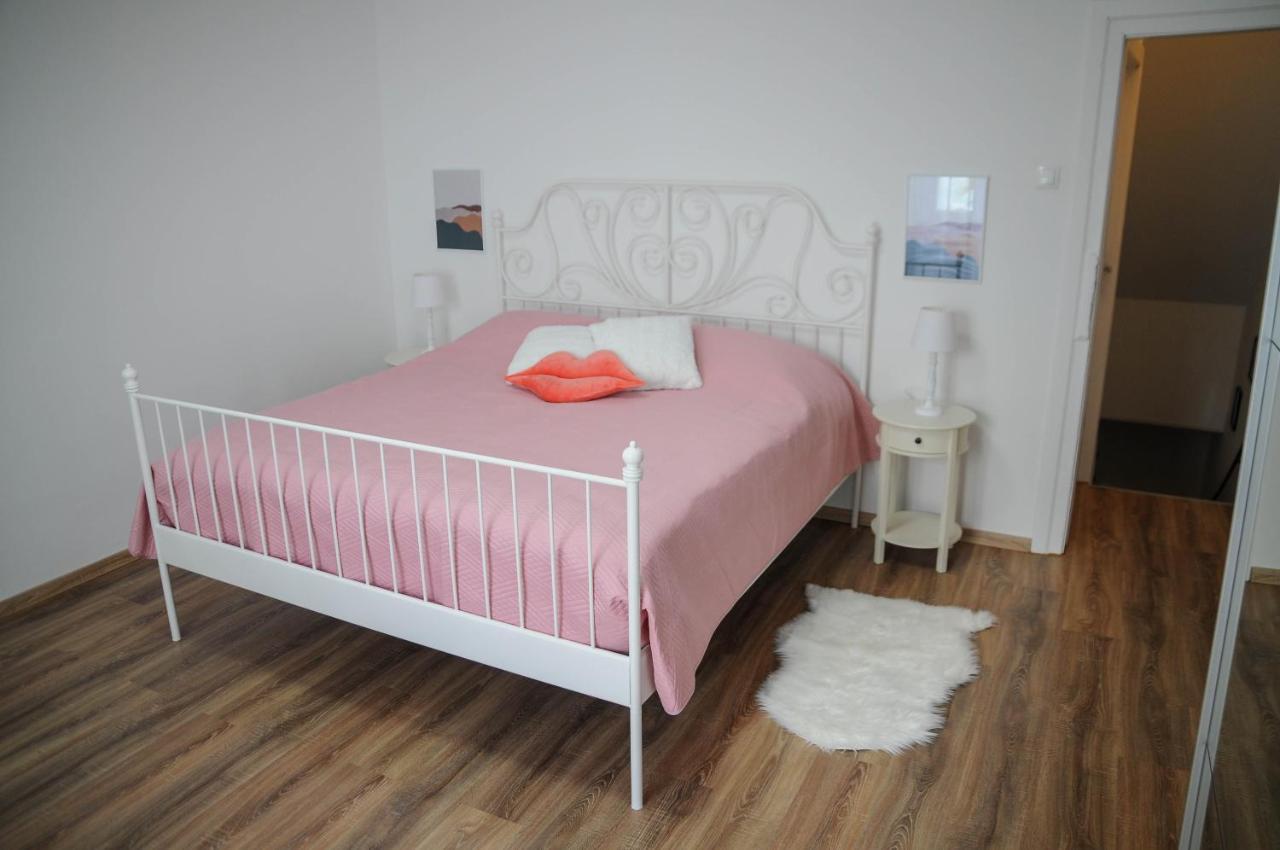 Apartman Gulliver In The Center, 10 Meters From The Sea With Private Parking In Natural Shade Rabac Zewnętrze zdjęcie